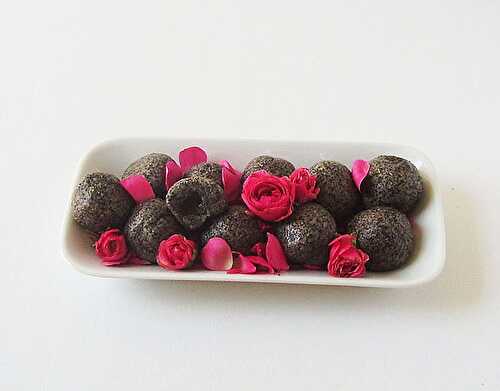 Poppy Seed Balls (No Bake)