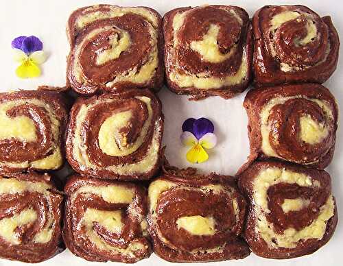 Chocolate Cheesecake Rolls