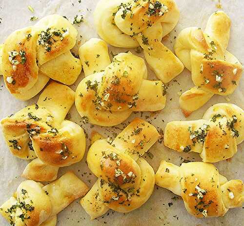 Amish White Bread Garlic Knots