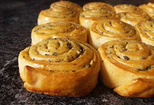 Mediterranean Herbs Pinwheel Rolls