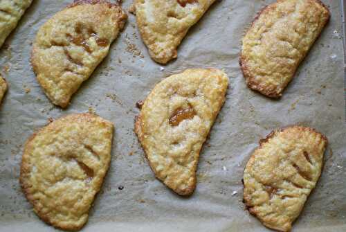 Apricot hand pies