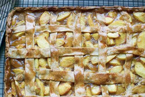 Peach-vanilla slab pie