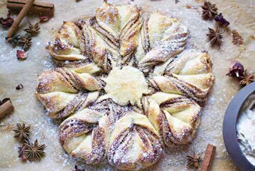 Cinnamon star bread with french butter icing