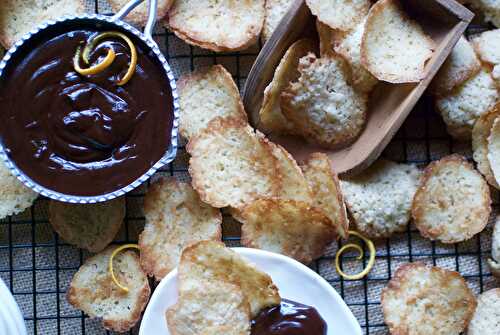 Lacy oatmeal & coconut cookie chips with dark chocolate dip