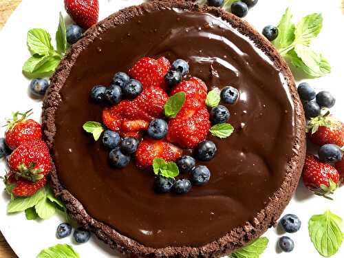Naturally gluten-free flourless chocolate cake