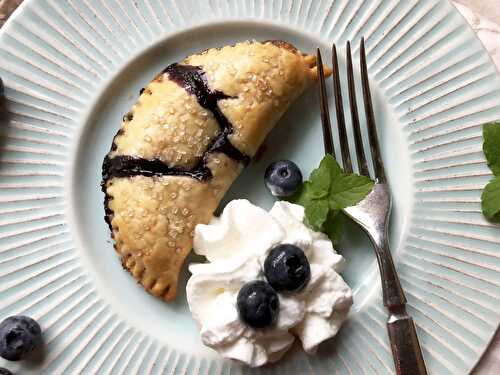 Quick & easy blueberry hand pies