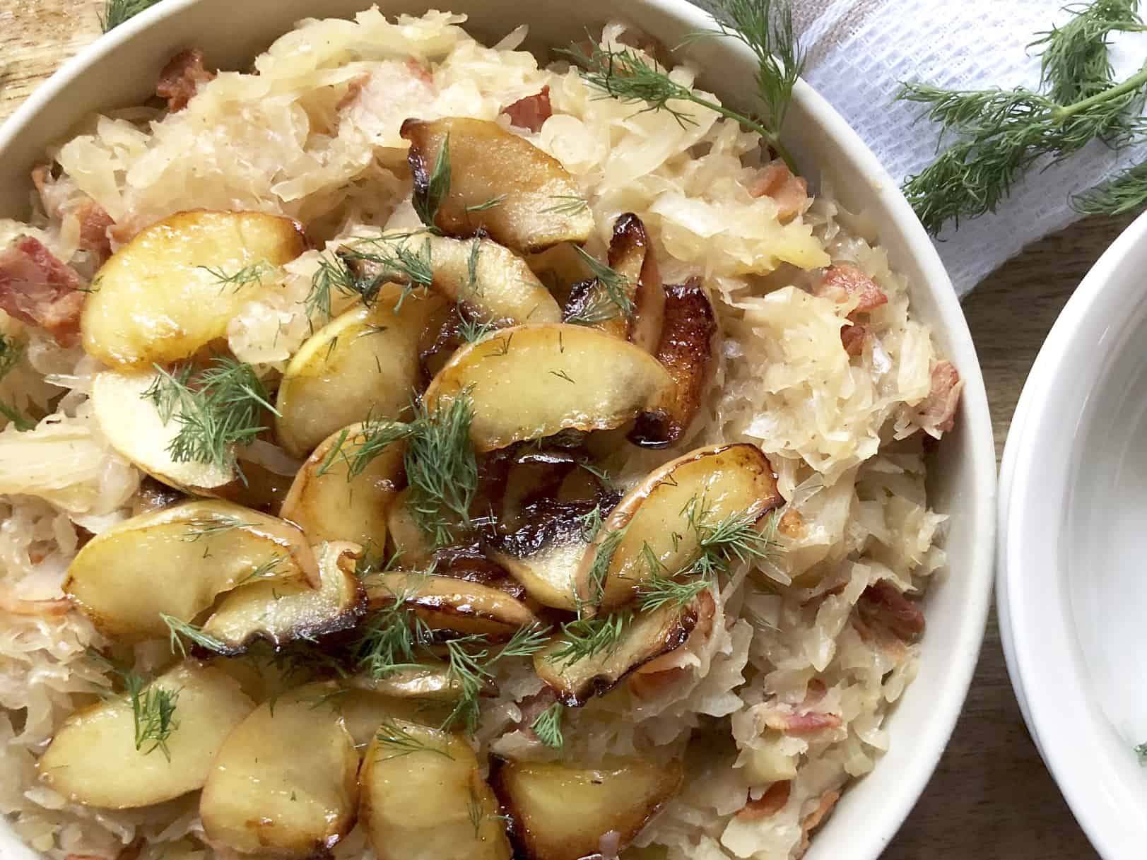 Sauerkraut with bacon & sautéed apples
