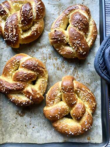 Quick & easy homemade soft pretzels