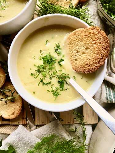 Cheesy potato & leek soup
