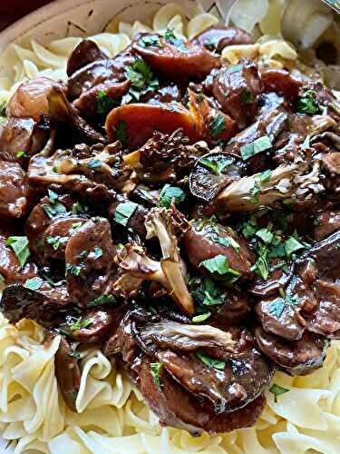 Rich & Flavorful Mushroom Bourguignon