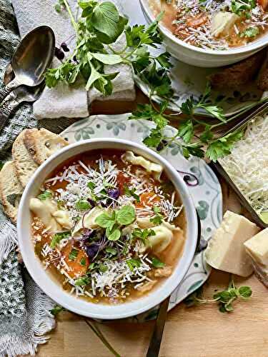 Tortellini Soup with Chicken & Spinach