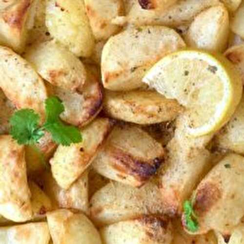 The best recipe for roast potatoes with lemon