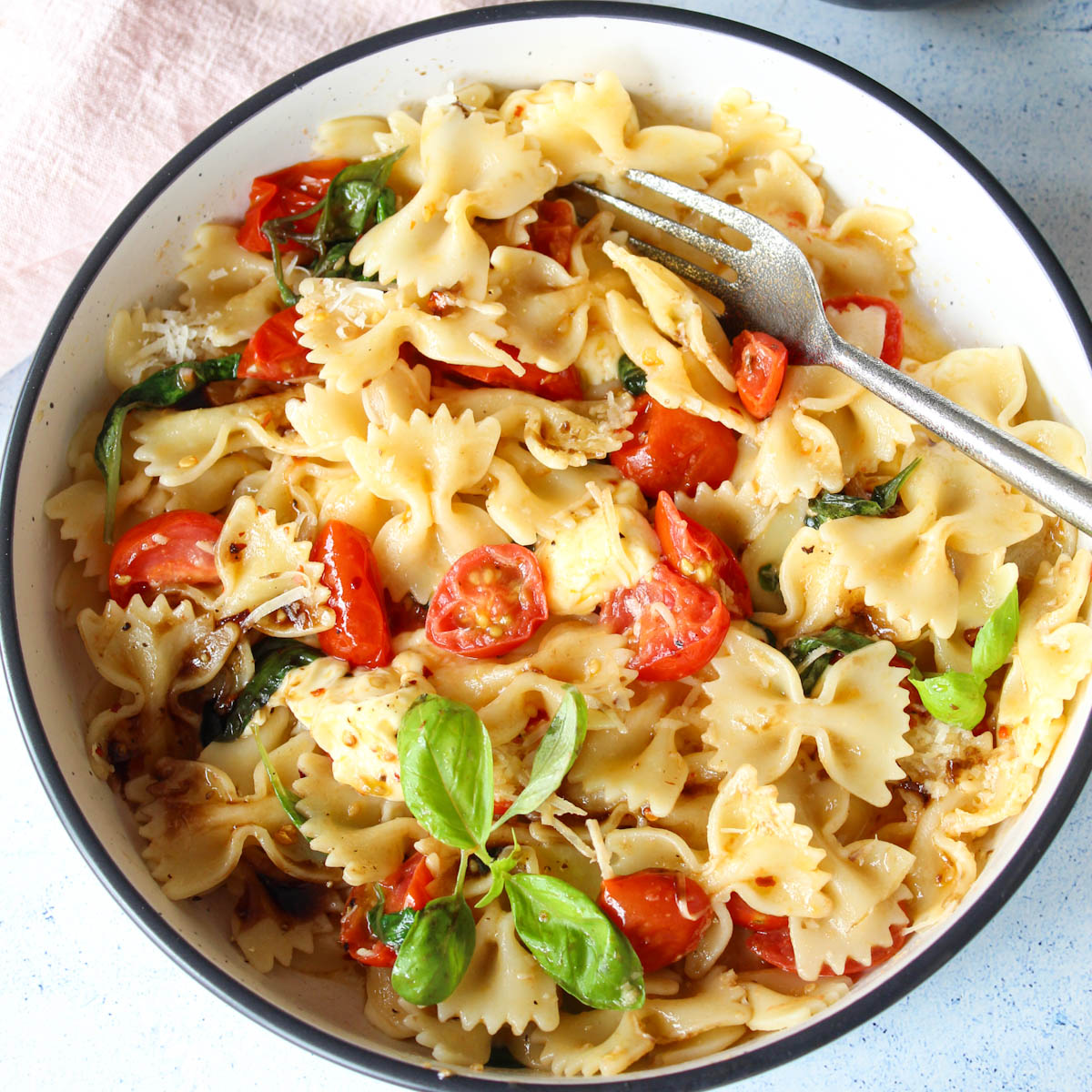 Easy summer pasta with cherry tomatoes