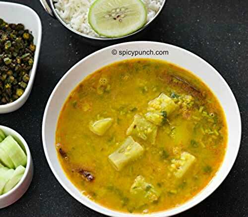 Lau dal recipe - Lau diye muger dal recipe- Bengali moong dal recipe with lauki 