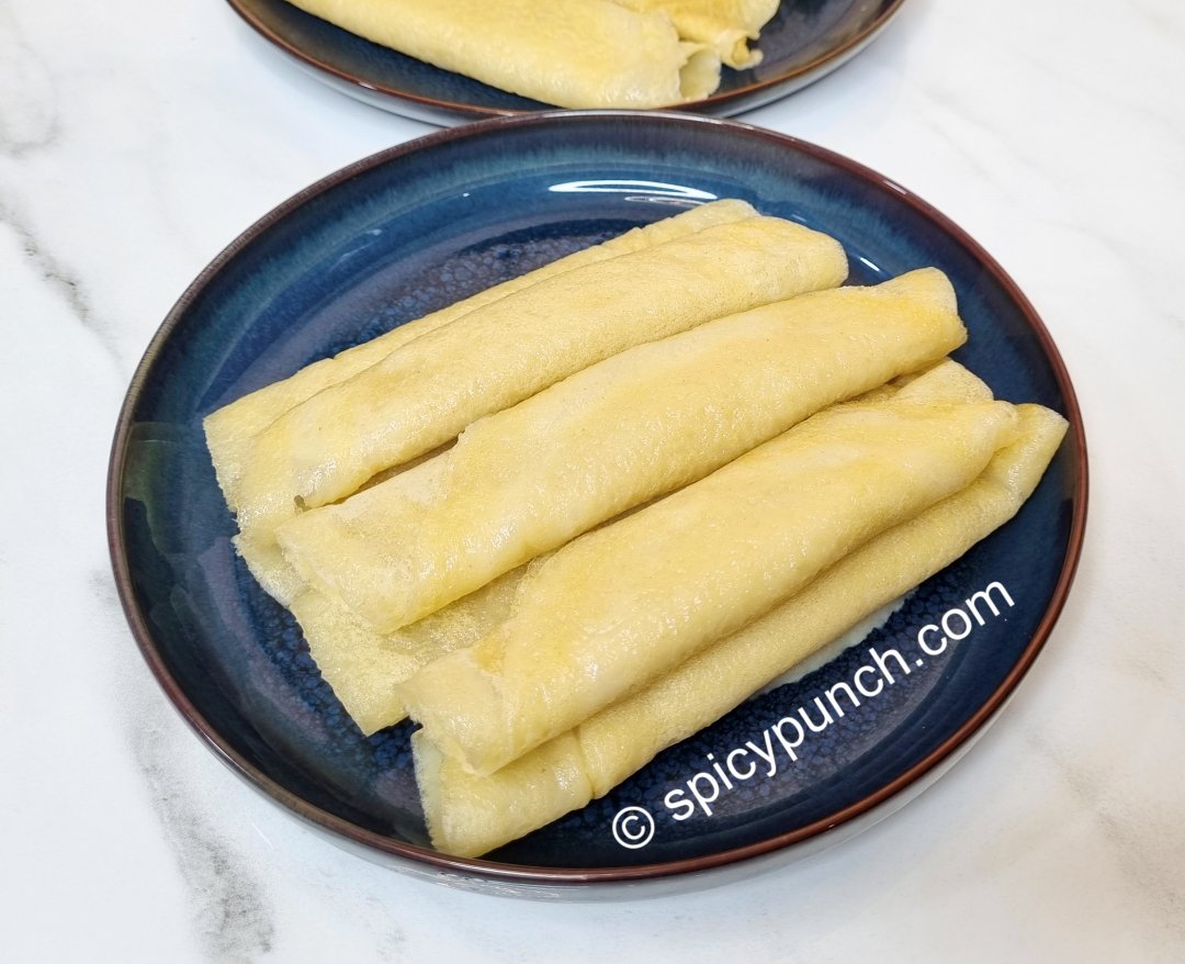 Sujir Patishapta Pitha with kheer filling - recipe with video