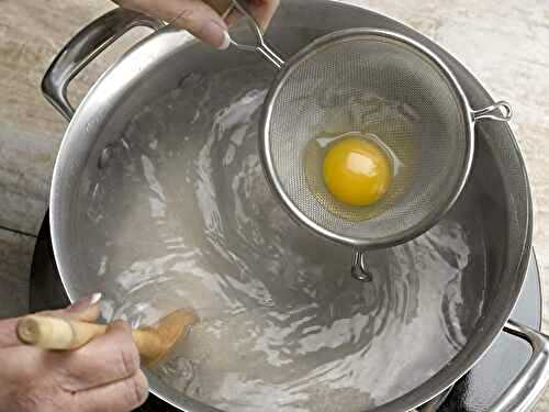 How to Poach an Egg - A Well Seasoned Kitchen
