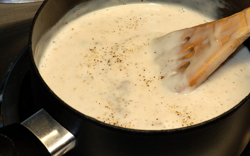 Making a basic white sauce - A Well Seasoned Kitchen