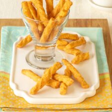 Crispy Cheddar Cheese Straws – Easy Recipe!
