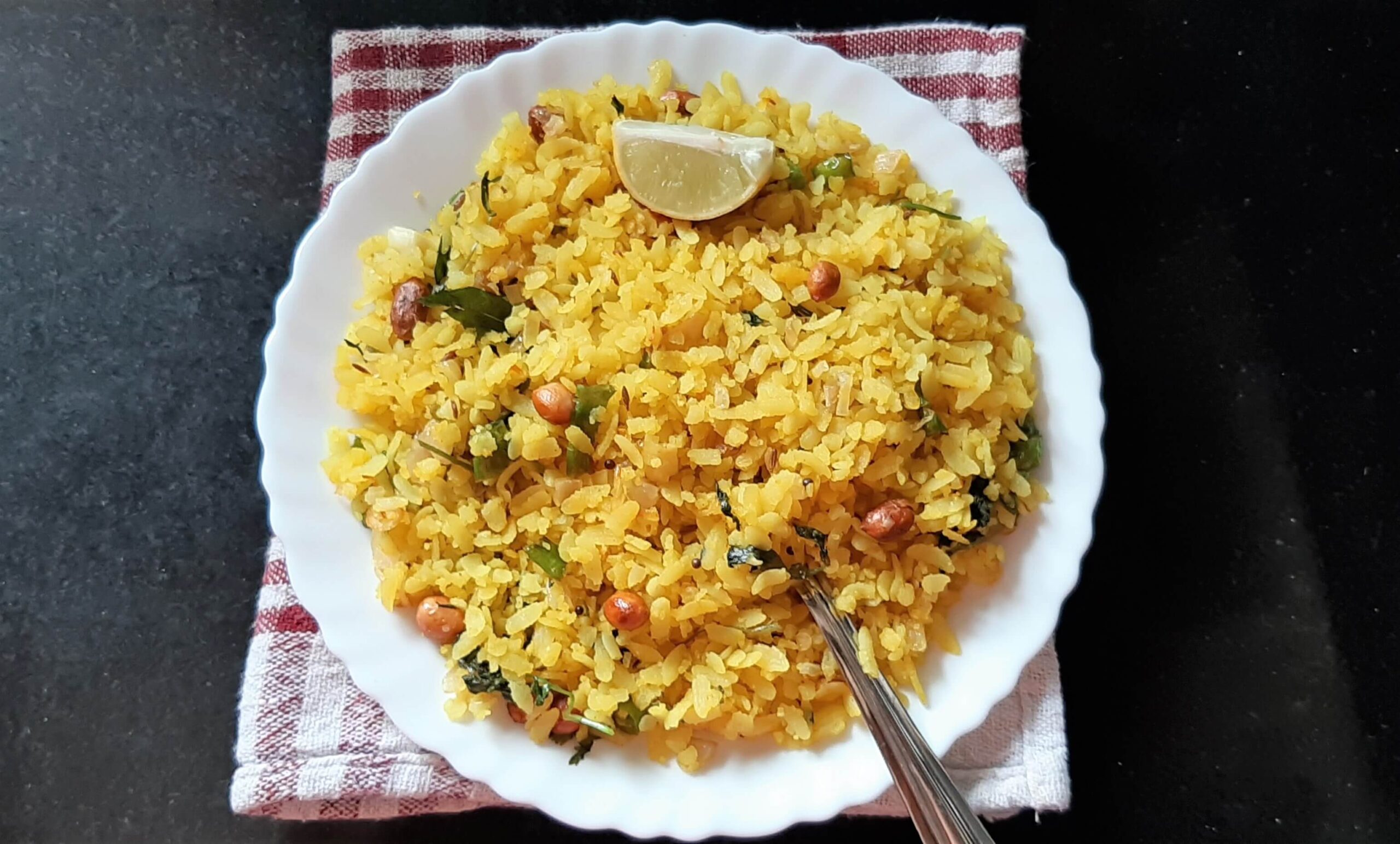 Kande Pohe Recipe | Maharashtrian Kanda Poha