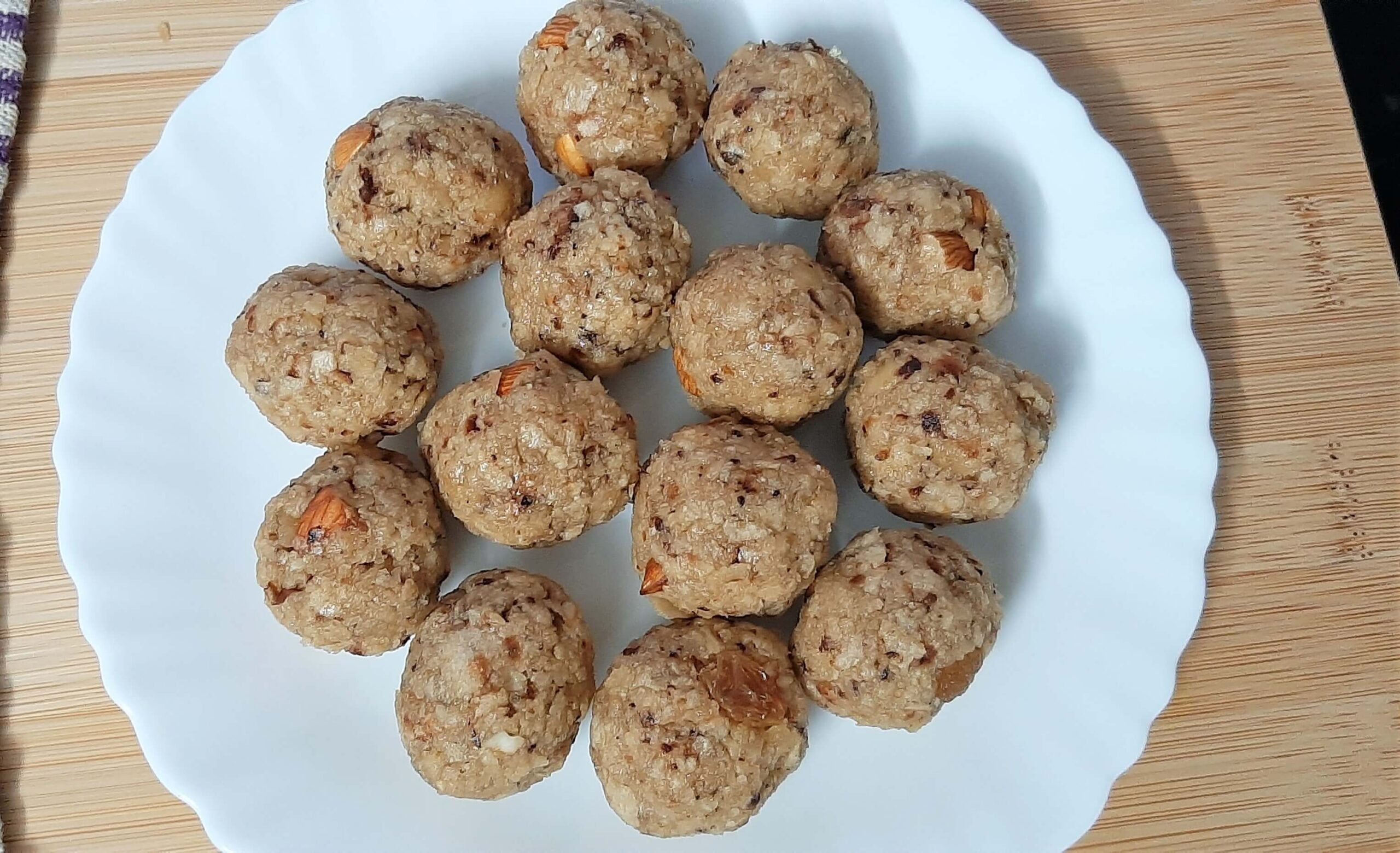 Leftover chapati ladoo recipe