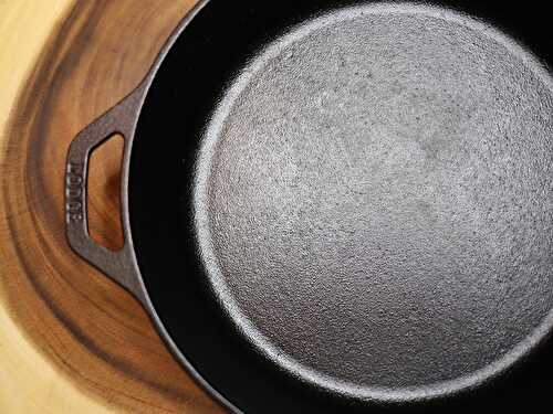 How To Season a Cast Iron Skillet - Artzy Foodie