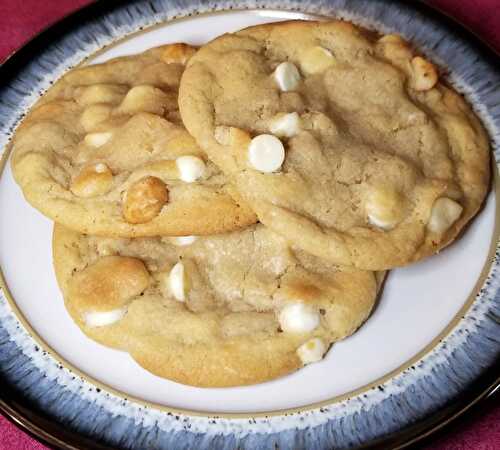 Macadamia white chocolate chip cookies