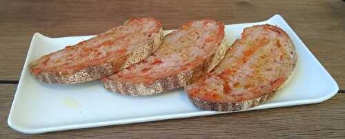 Catalan Bread with Tomato (Pa amb Tomaquet)
