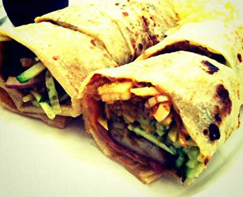 சிக்கன் ரொட்டி ரோல் - Chicken Roti Roll Recipe in Tamil