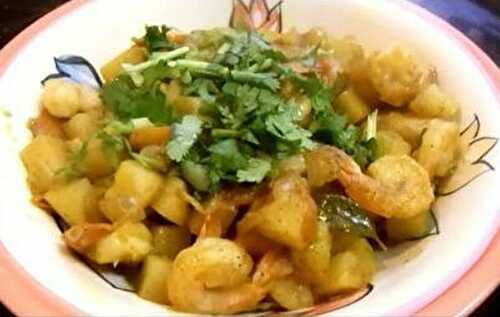 இறால் உருளைக்கிழங்கு ஃப்ரை - Shrimp Potato Fry Recipe in Tamil