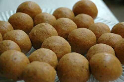 Kadalai Paruppu Ladoo (Besan Laddu) Recipe – Awesome Cuisine