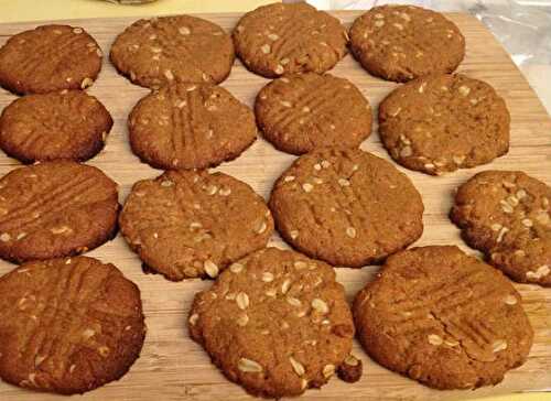 பீநட் பட்டர் ஓட்ஸ் குக்கீஸ் - Peanut Butter Oats Cookies Recipe in Tamil