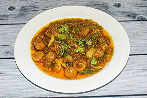 Mushroom, Capsicum, and Cabbage Curry