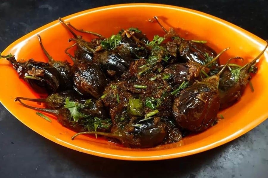 Stuffed Kathirikai Rasam (Brinjal Rasam)