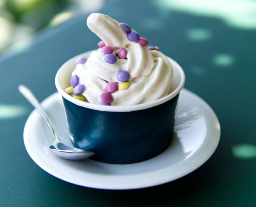 Frozen Yoghurt: The Cooling Treat That Isn’t Quite What the Tub Promises