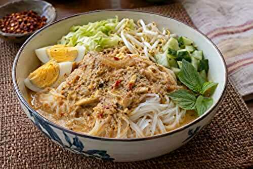 Rice Noodles with Coconut Fish Curry