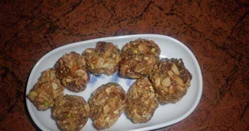 Easy Nutri- Balls( Dates &Nuts)