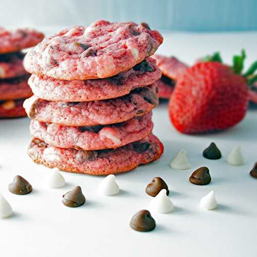 Super Strawberry White and Dark Chocolate Chip Cookies