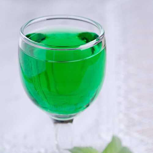 Creme de Menthe Substitute: Peppermint Schnapps (+ More Great Alternatives Including Alcohol-Free Swaps!)