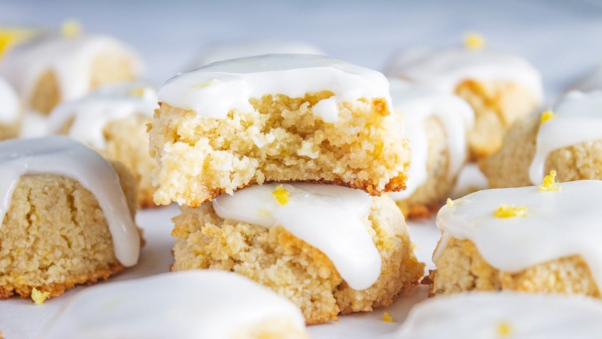Lemon Almond Cookies