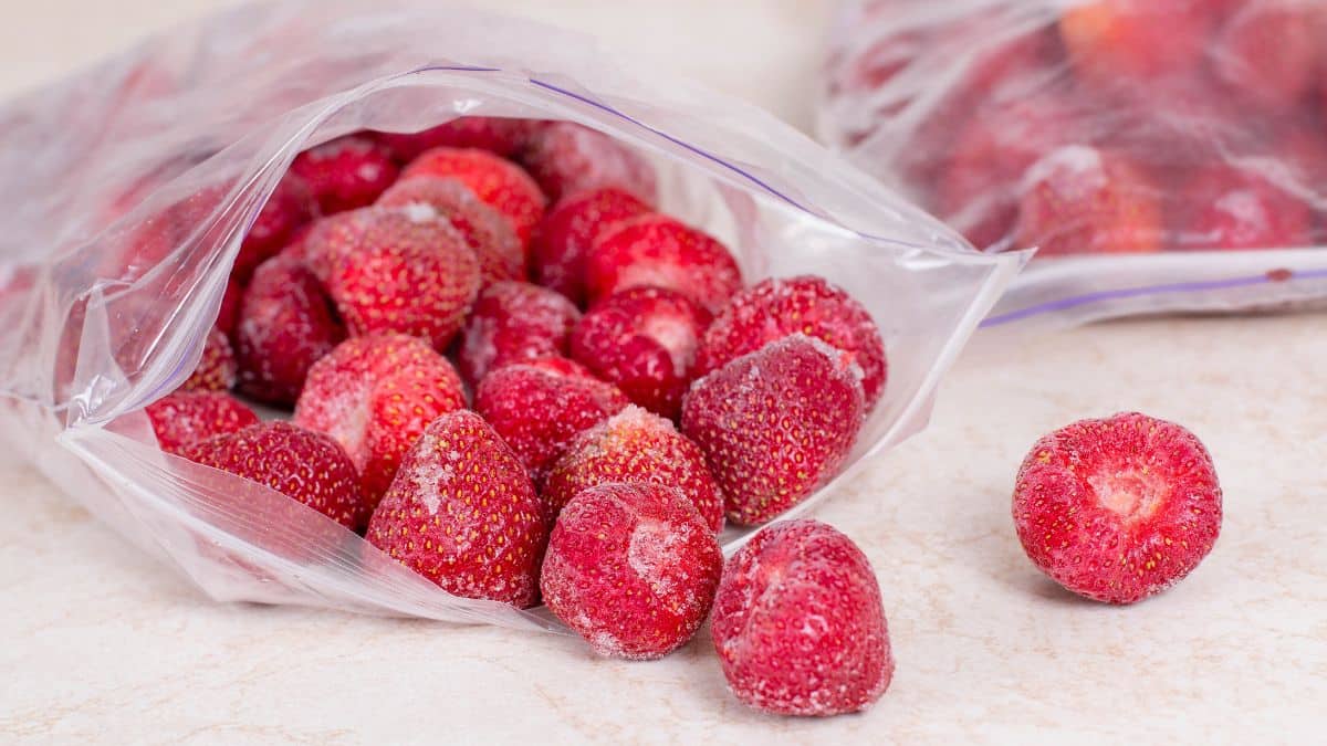 How To Freeze Strawberries