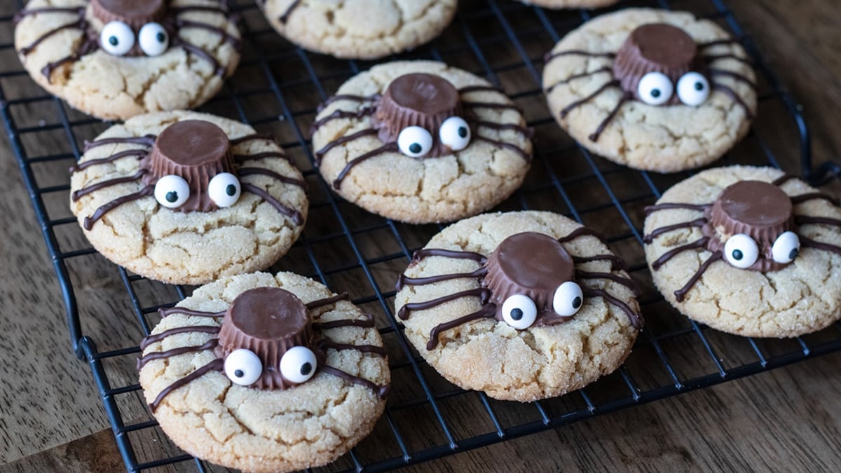 Halloween Peanut Butter Spider Cookies