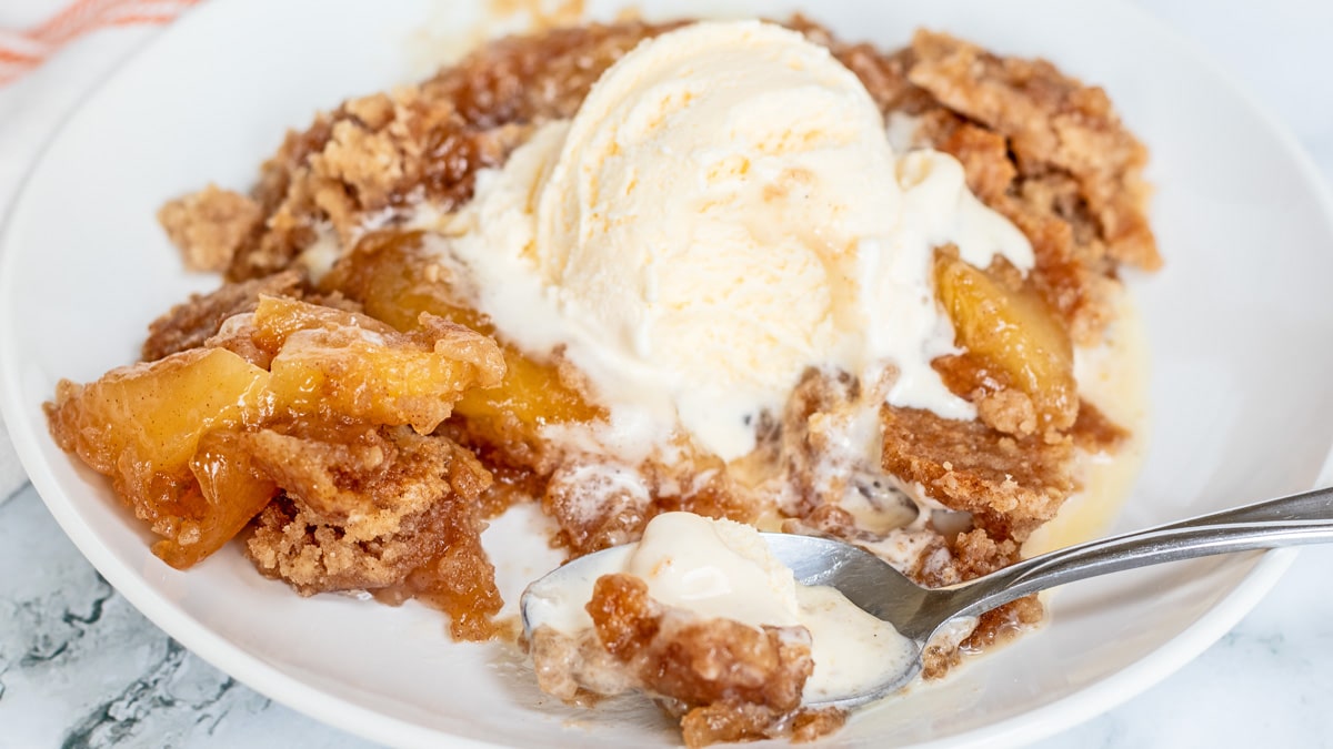 Apple Pie Snickerdoodle Dump Cake