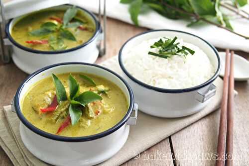 Green Curry Chicken (Gaeng Kaew Wan)
