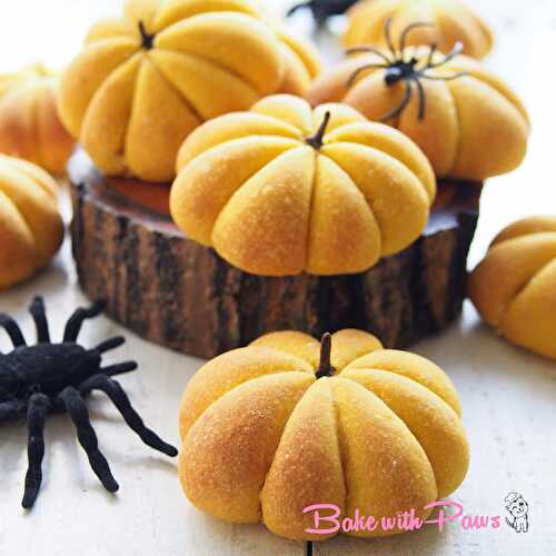 Halloween Pumpkin Buns (Sourdough)