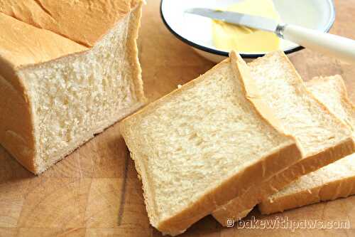 WHITE SANDWICH BREAD (Poolish Method)