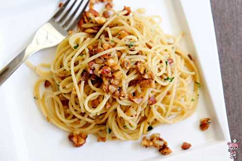 Spaghetti with Acciughe (Salted Anchovies)
