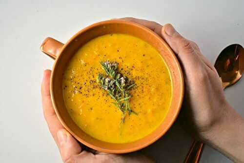 Creamy Roasted Carrot Soup [vegan] - Bimorah