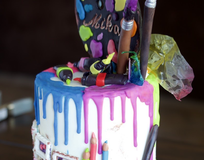 Artist cake with caramel filling