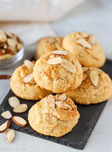 Almond Flour and Maple Cookies