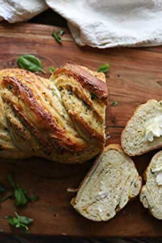 Swirled Garlic Herb and Cheese Bread